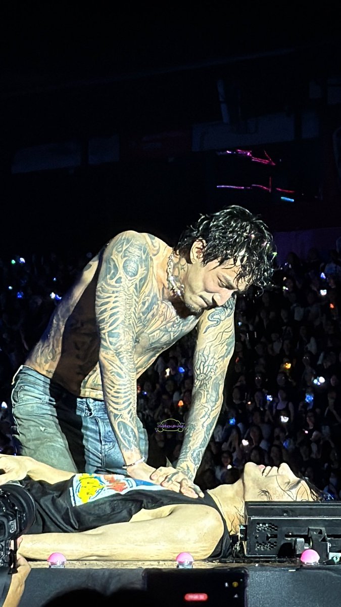 chiplypigkung's tweet image. พี่เจฟร่วงทามไทCPRซ้ำ52525255252

#BamBamHOMETOWNConcertDay2
#JeffSatur @jeffsatur