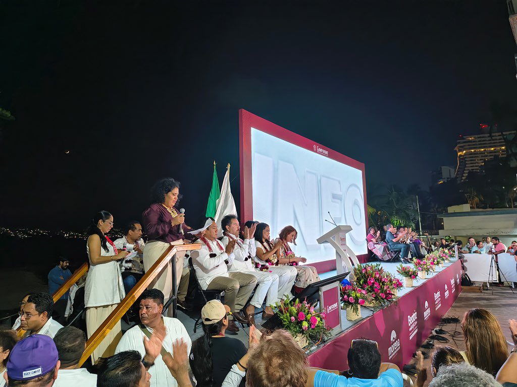 Mi reconocimiento y felicitación a la senadora por Guerrero, <a href="/Beatriz_Mojica/">Beatriz Mojica Morga</a>, por su primer informe legislativo.

Su labor en el Senado refleja compromiso, resultados y una profunda vocación de servicio por Guerrero y por México. ¡Enhorabuena!