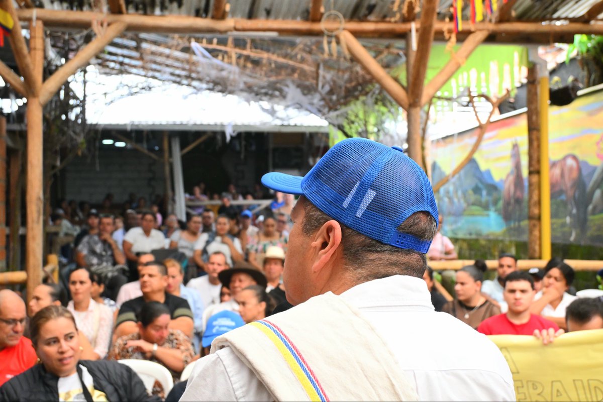 JaimeACanoM's tweet image. ☀️Comenzamos el día en el municipio de San Luis, conversando sobre el papel fundamental de las mujeres en nuestra sociedad, el impulso a los emprendimientos y la fuerza de nuestros campesinos. Gracias, San Luis, por su cariño y gracias a los concejales que nos apoyan. ¡Juntos lo…