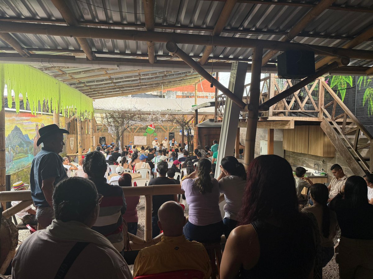 JaimeACanoM's tweet image. ☀️Comenzamos el día en el municipio de San Luis, conversando sobre el papel fundamental de las mujeres en nuestra sociedad, el impulso a los emprendimientos y la fuerza de nuestros campesinos. Gracias, San Luis, por su cariño y gracias a los concejales que nos apoyan. ¡Juntos lo…