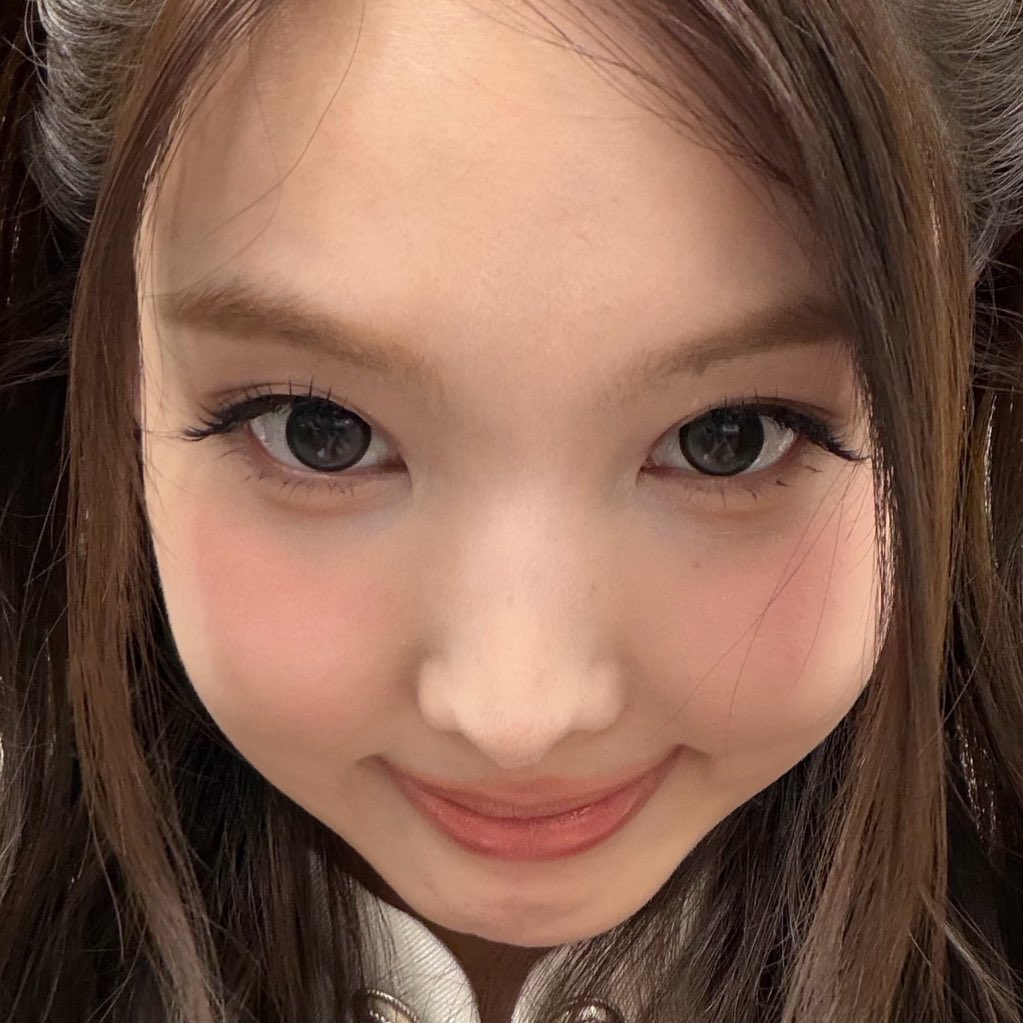 twnycute922's tweet photo. 동글하고말랑한게세상을구한다 https://t.co/k7qke9TaJD