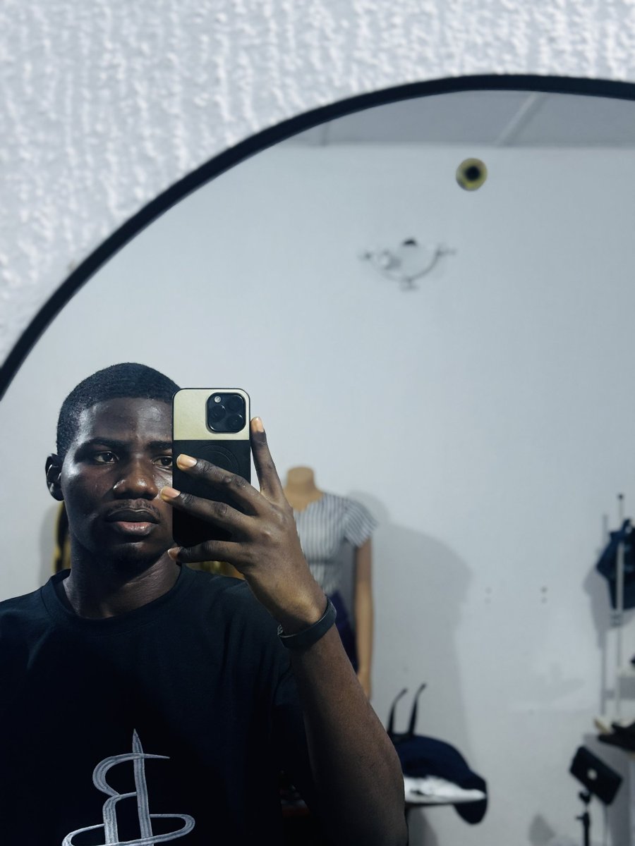 QT_Klothing's tweet image. mirror selfie thread🧍🏾‍♂️