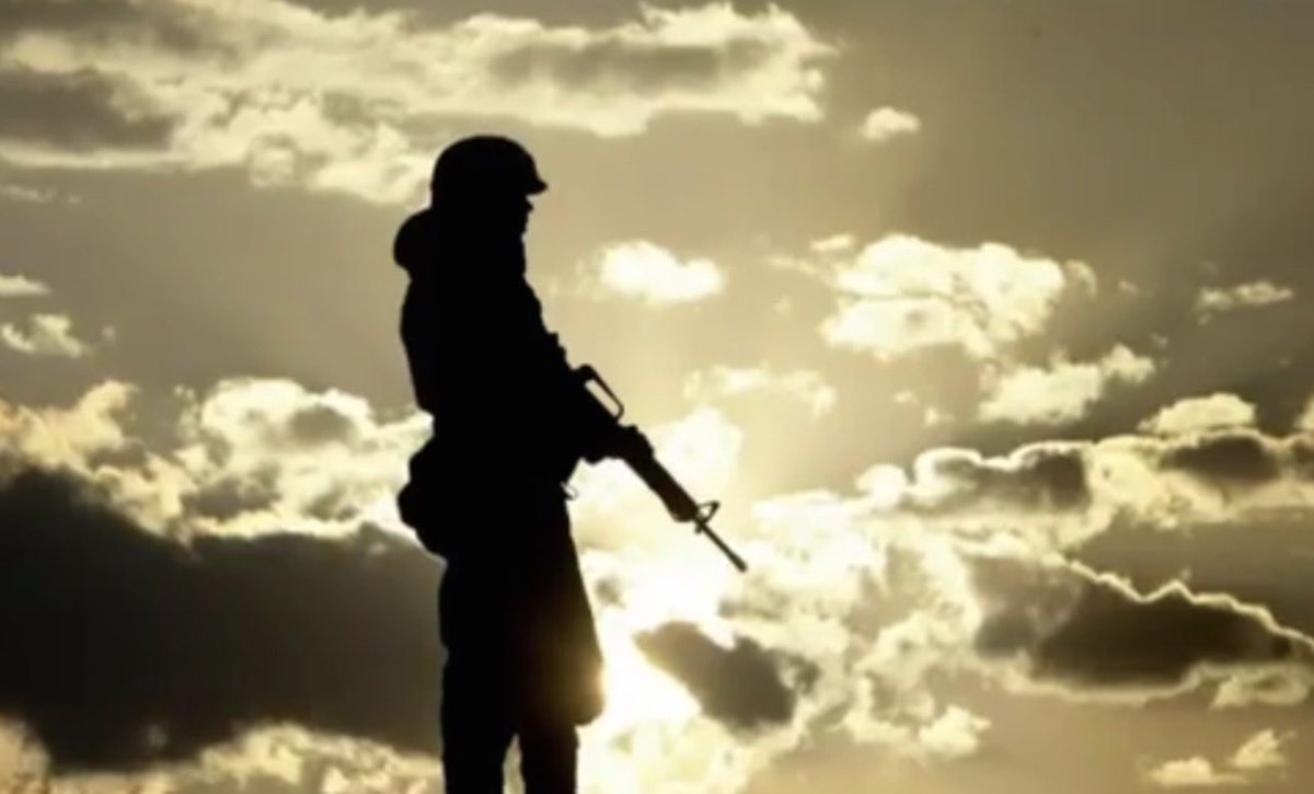"Out of every 100 men, 10 shouldn't even be there, 80 are just targets, 9 are the real fighters, and we are lucky to have them, for they make the battle. Ah, but the one, one is a warrior, and he will bring the others back." 
- Heraclitus

#MilitarySunday
#MilitaryQuotes