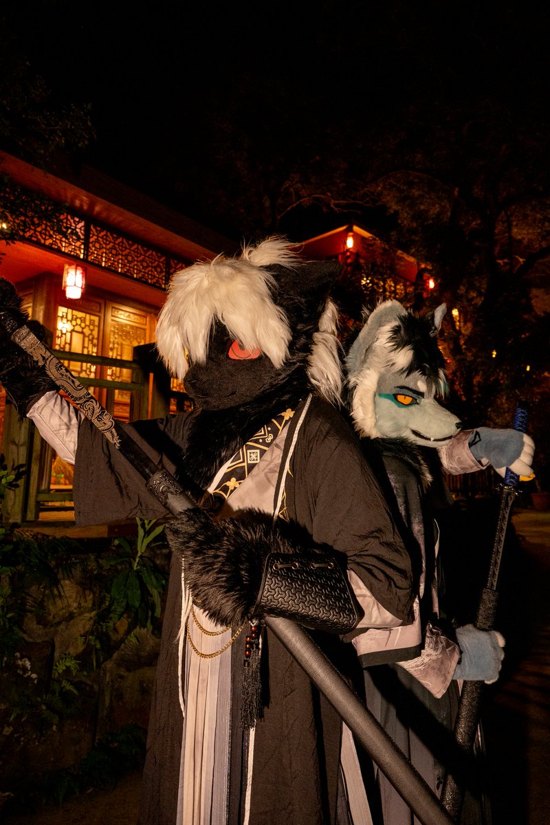 kurotsuki0228's tweet image. 連袂問劍正陽山，一人出劍祖師堂，一人兵解在人心

毛裝:夜行工作室              
攝影:韜光、羊騎、伊魯     
文案:改自劍來
Feat:凡凡