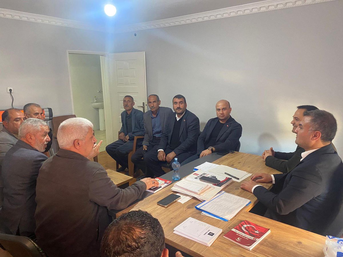 Yenidenrefahbin's tweet image. İl Başkanımız Mali Müşavir Cihat Hatısaru’nun katılımlarıyla Genç İlçe divan toplantımızı gerçekleştirdik.

İlçe divan toplantımızda alına kararlar İlçemize ve İlimize hayırlı olsun.

#Genç #divan #erbakan #yenidenrefah