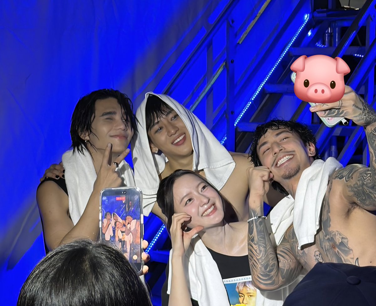 inkwaruntornp's tweet image. ดีใจที่ได้ร่วมแก๊งค์อัลบั้มของน้องน้า เก่งมากเลย respect 🙌🏻👏🏻💘 @BamBam1A
#BamBamHOMETOWNConcertDay2