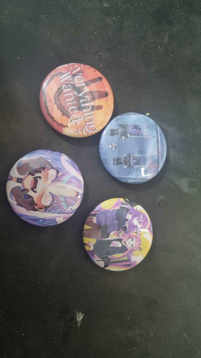 KoppRFieldS's tweet image. @MichiMochievee  Merch idea I had during a fever delirium: button badges of songs that open the Spotify track when scanned with your phone

Arts used for the badges made by @BluBao_art @xeyaya @NotePhantom check them out

#MichiMochiArt (I guess I dunno my brain is still mush)