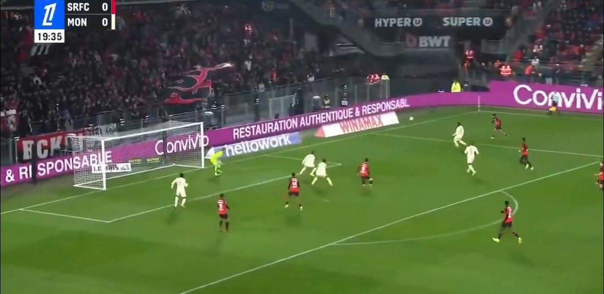 SoutiensMonaco's tweet image. C&apos;est de l&apos;amateurisme. Deux dans la même zone. On se croirait en district. #SRFCASM