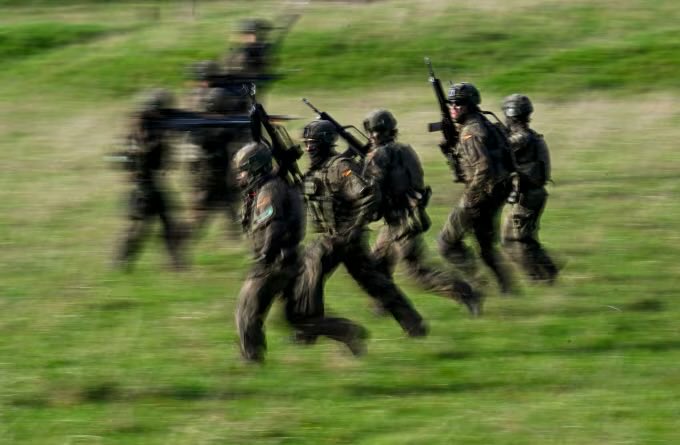 Germany wants to build Europe’s strongest army – a new conscription bill is moving that closer..

Good or bad idea? (We’ve kinda handled that problem before)

#Germany #Hitler #war #WW2