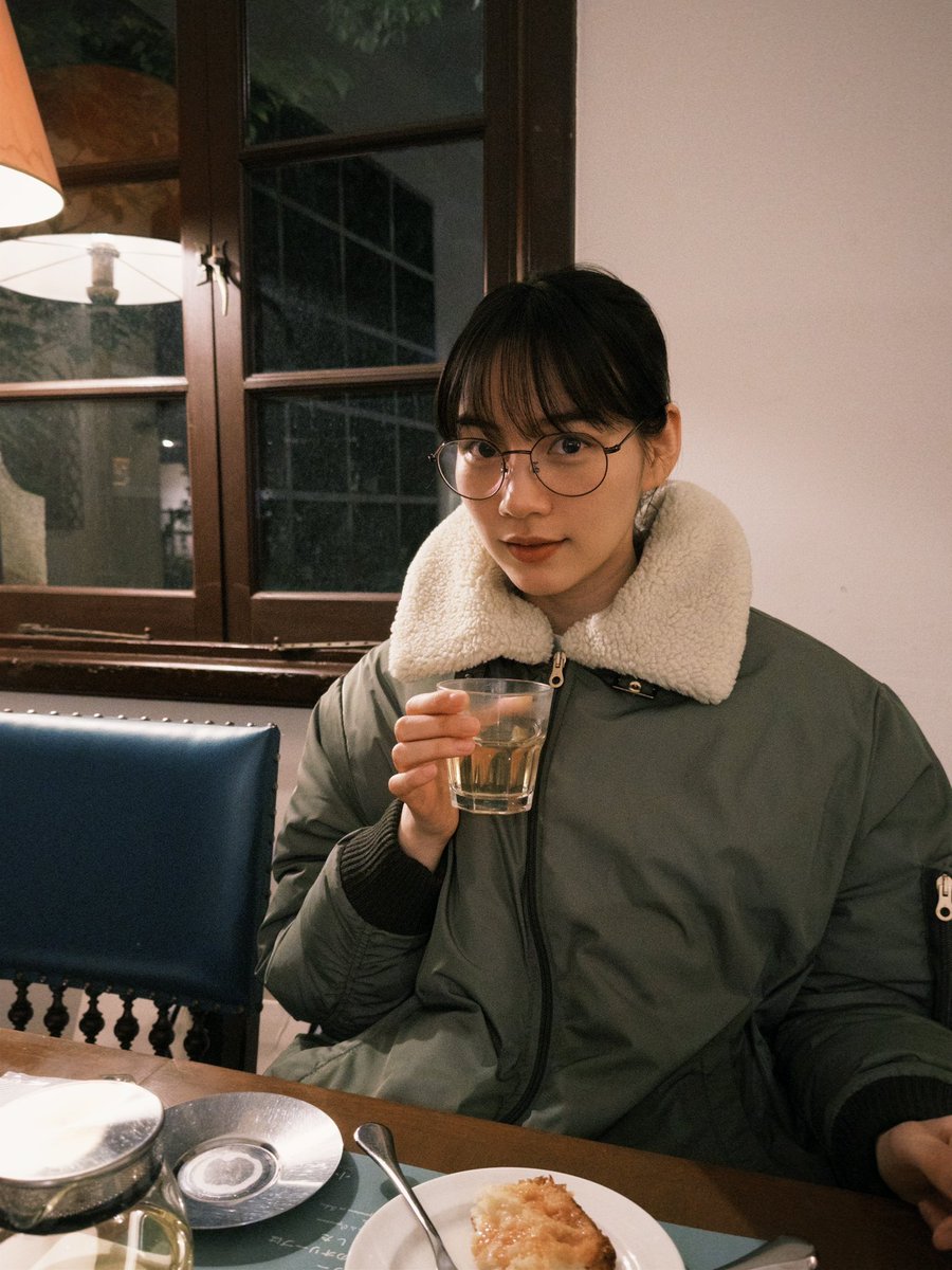 のん #能年玲奈 めがねのんちゃん可愛い🥰👓