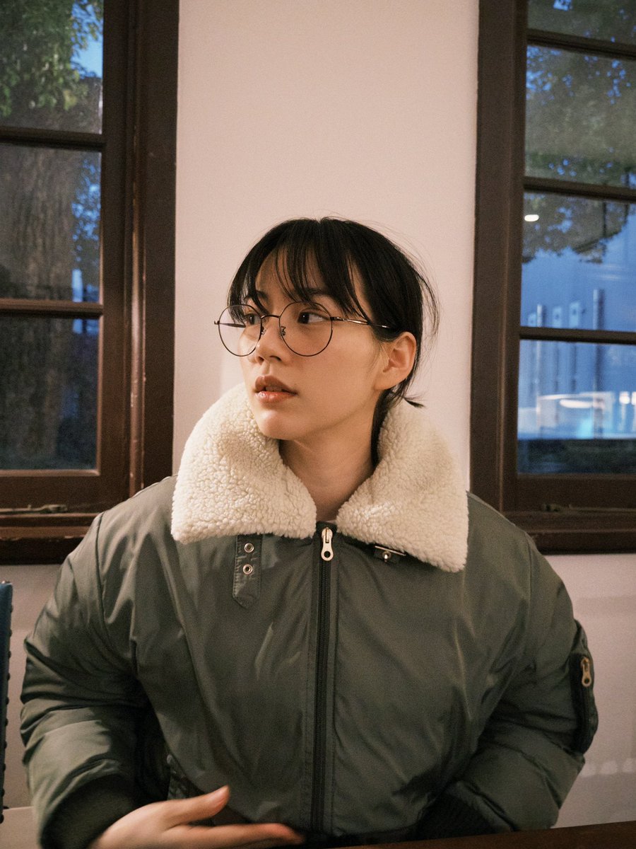 のん #能年玲奈 めがねのんちゃん可愛い🥰👓