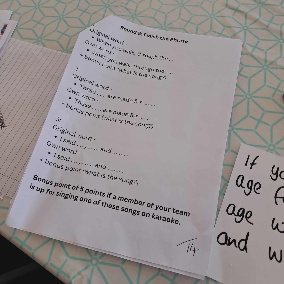 LangwithLodge's tweet image. We enjoy a wide variety of activities at our local day centre including singing, sensory sessions and quizzes. There&apos;s always something going on #FunAndGames #Sensory #Quizzing #Nostalgia
