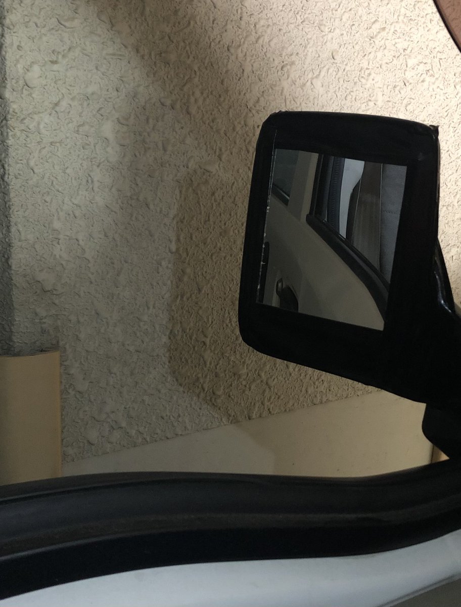 何となくそれっぽくして今日はしのぎました🤣
Ama配送状況見るやつ初めて見てたんだけど、3件後に配達予定から、2件後、次に配達します、からお客様の前に他のお客様に配達してます。ってずーっと。車の位置絶対STもどってる所やん！ムキーって思ったら、1時間も前に配達完了メール来てた🤣何それ〜