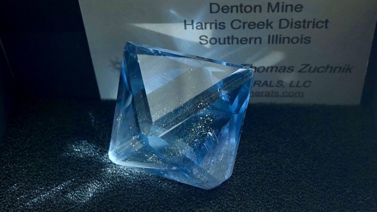 孤独な旅路をゆくひとへ

あなたの身体にある原子は、すべて爆発した星々からやってきたものだ。あなたの左手を構成する原子は、おそらく右手のものとは別の星からやってきたものだろう。これは私が知るうちで、物理学に関するもっとも詩的な事柄だ。あなたは星屑なのだ。

ローレンス・クラウス