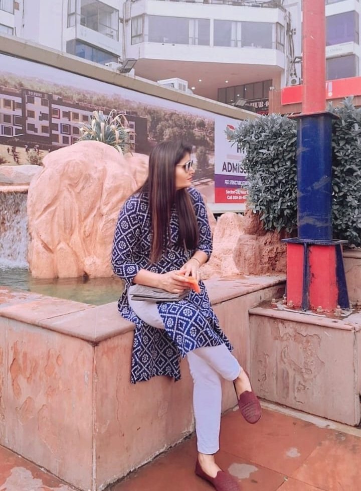 लड़की हूँ...
रोटी पकाने से लेकर रोटी कमाना तक जानती हूँ!!!
#sundayvibes