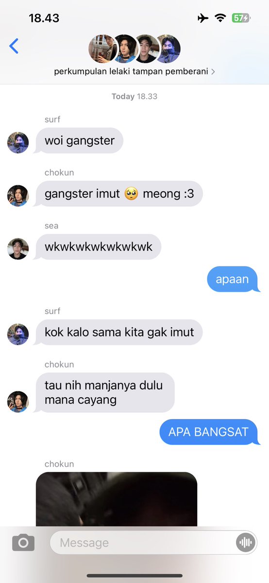 FIRSOLMAYO's tweet image. kenpaul pacaran alay diledekin temen temennya