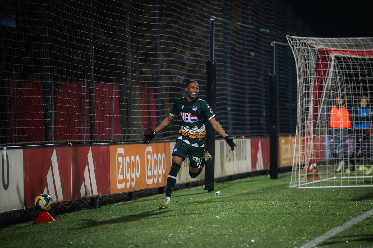 FCEindhoven's tweet image. 𝐓𝐄𝐀𝐌 💙🤍

#FCEindhoven #ClubVanGoeiVolk #FCE