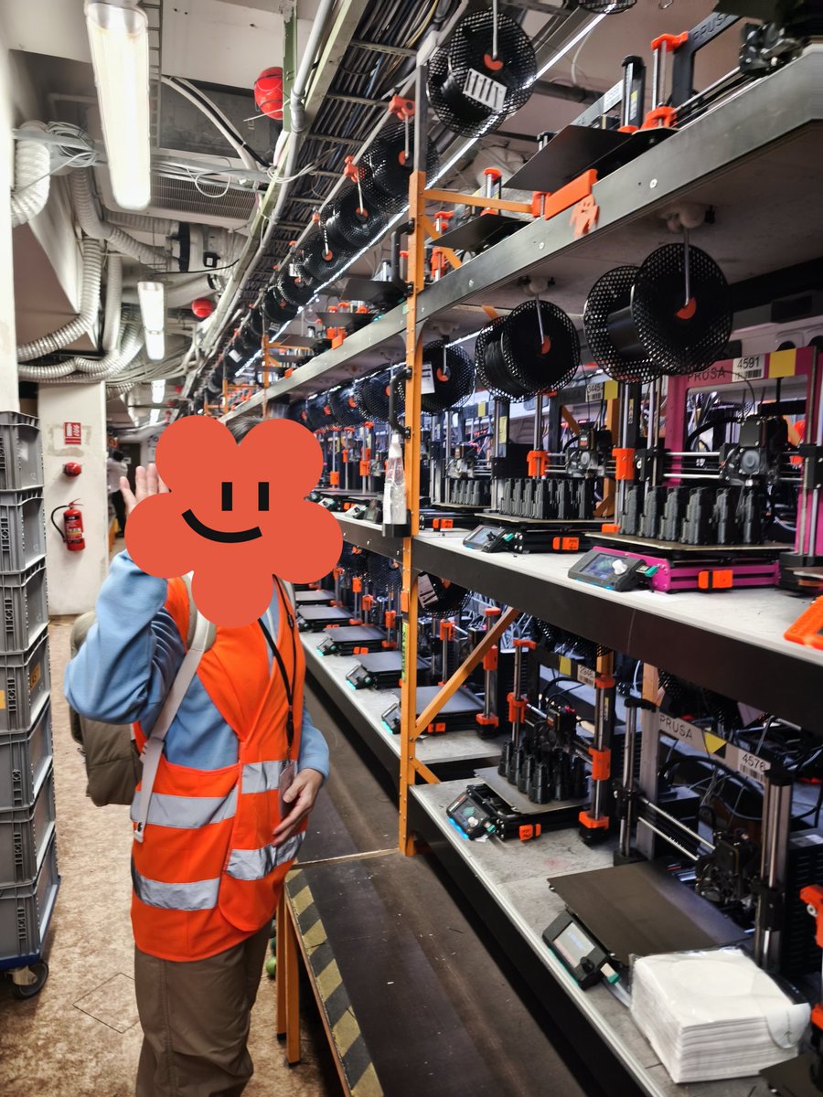 thrutheframe's tweet image. I left #Formnext earlier and went to Prague for a short holiday with my wife. Signed up for the PrusaLab Tour, explored the old town, ate Trdelnik and had a memorial dinner at Na Pekle, a medieval wine cellar restaurant. Heading back home to Singapore. What a great week.