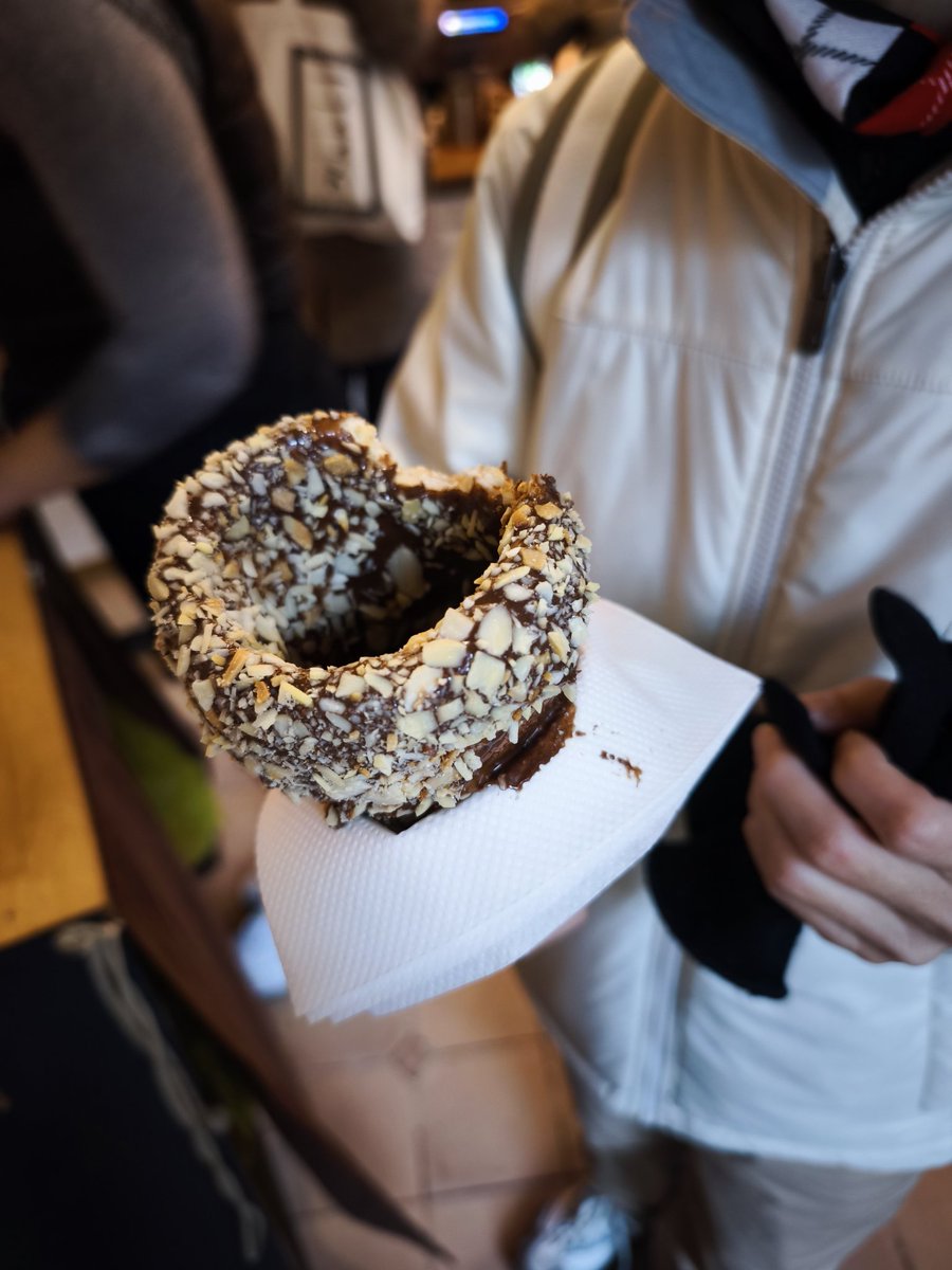 thrutheframe's tweet image. I left #Formnext earlier and went to Prague for a short holiday with my wife. Signed up for the PrusaLab Tour, explored the old town, ate Trdelnik and had a memorial dinner at Na Pekle, a medieval wine cellar restaurant. Heading back home to Singapore. What a great week.