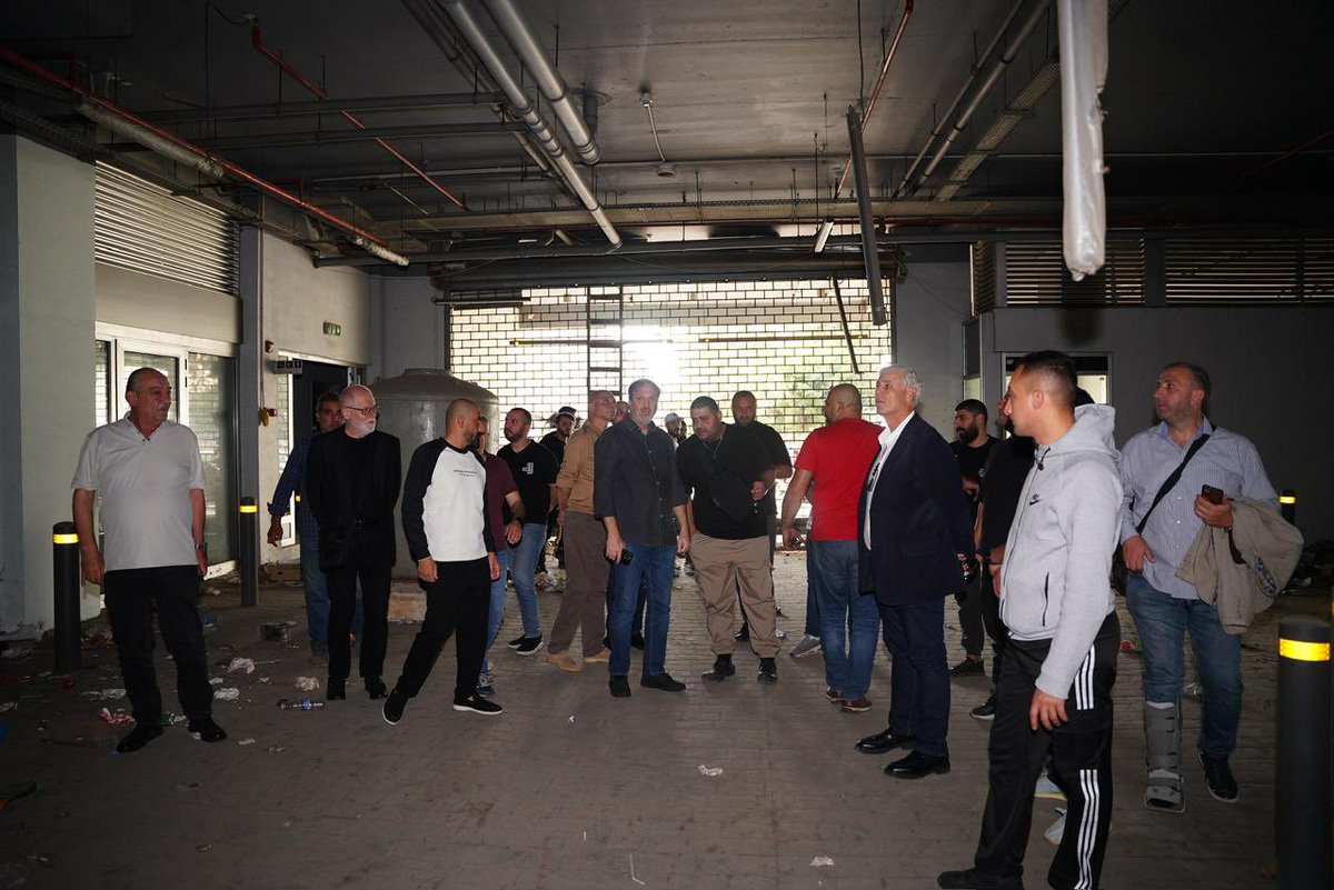 جولتي في سوق الخضار: مواجهة مباشرة مع الخلل… وخطّة لإعادة نبض طريق الجديدة

قمتُ اليوم بجولة ميدانية في منطقة الطريق الجديدة شملت سوق الخضار المقفل، برفقة رئيس البلدية إبراهيم زيدان، الذي أشدد على دوره الأساسي في هذه المرحلة، إضافة إلى أعضاء المجلس البلدي: الدكتور محمد بلوظه،