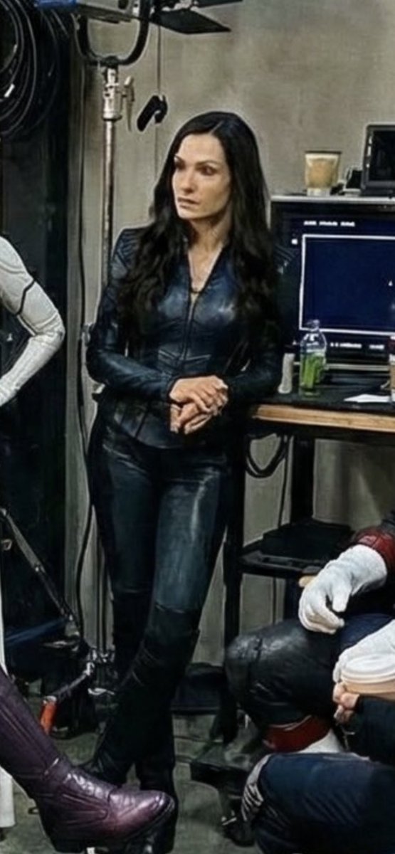 Harperlarp's tweet image. ‘It’s too hard to tell if this is AI’