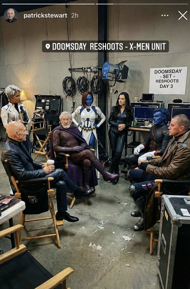 Harperlarp's tweet image. ‘It’s too hard to tell if this is AI’