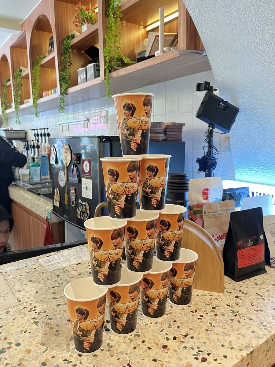 iamutss's tweet image. lottoz birthday cafe event by @2ndspring thank uuu!🧡