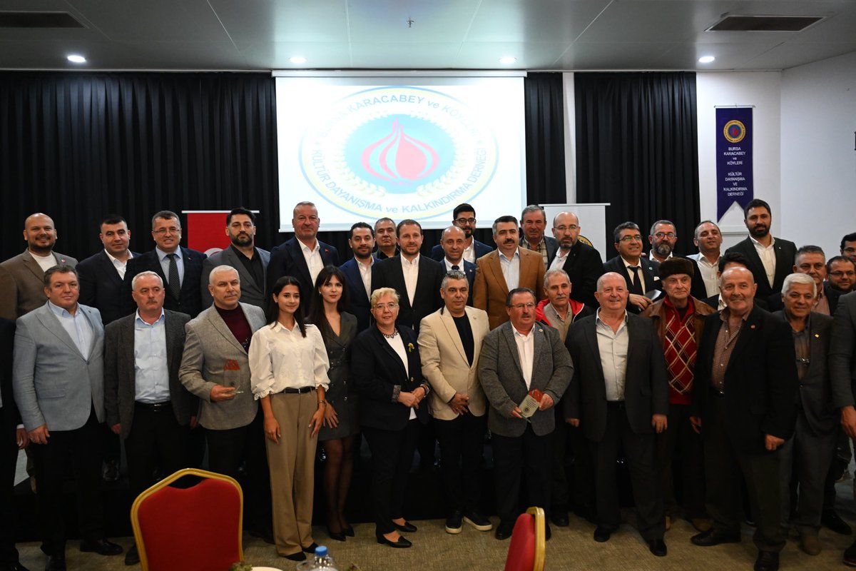 Bursa Karacabeyliler Derneği’nin düzenlediği kahvaltı programına katılım sağladık.
Gençlerimize burs vererek eğitime destek olan, Karacabey’in kalkınmasına katkı sağlayan dernek yönetimine teşekkür ediyorum. 

Programa ;
Milletvekilimiz <a href="/ahmetkilic16/">Ahmet KILIÇ</a> 
Yıldırım Belediye Başkanımız