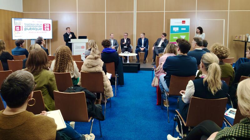 Pascaline_Gojin's tweet image. 📌 Après le Salon des Maires… Cap sur la &quot;Folle Semaine des #MarchésPublics 2025&quot; ! Dès lundi, nous ouvrons la 9ᵉ édition de &quot;La Folle Semaine des Marchés Publics&quot; avec la conférence avant d’enchaîner avec les 33 #Formations proposées aux #AchateursPublics !  #SMCL2025 #FSMP25