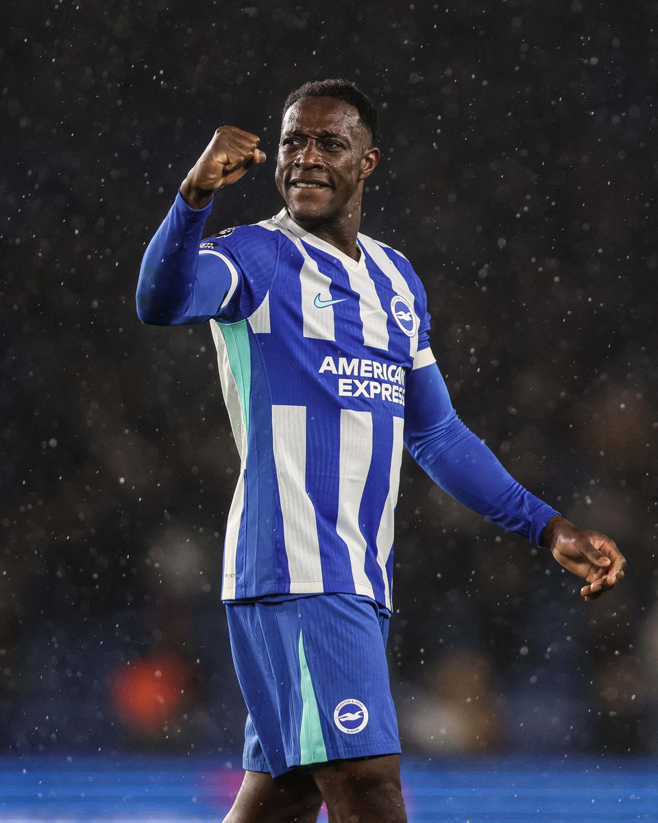 Danny Welbeck has the best goal conversion rate of any Premier League striker this season - 39% 🎯