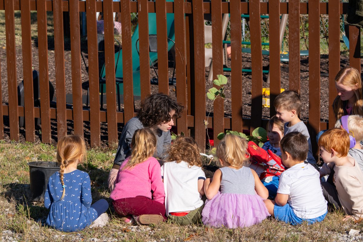 COMOSustain's tweet image. This year, the Office of Sustainability piloted CoMo Canopy — a new tree-planting program helping regrow Columbia’s canopy! 🌿

One highlight? 🌟 Students at The Language Tree Preschool helped plant trees, spread mulch, and learned how to care for them — future urban forest…