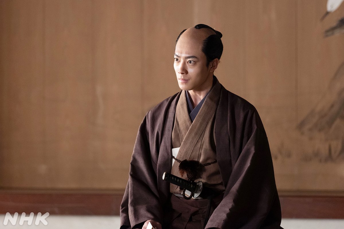 berabou_nhk's tweet image. ｢あぁ、そういえば、この仇討ち、奉行所にお届けはお出しに？｣
定信相手に策士な蔦重です😀千両箱の中にはぎっしり…💰

ドラマを見返す👇
web.nhk/tv/an/berabou/…

#大河べらぼう
#横浜流星 #井上祐貴