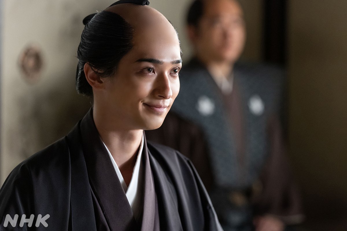 berabou_nhk's tweet image. ｢あぁ、そういえば、この仇討ち、奉行所にお届けはお出しに？｣
定信相手に策士な蔦重です😀千両箱の中にはぎっしり…💰

ドラマを見返す👇
web.nhk/tv/an/berabou/…

#大河べらぼう
#横浜流星 #井上祐貴