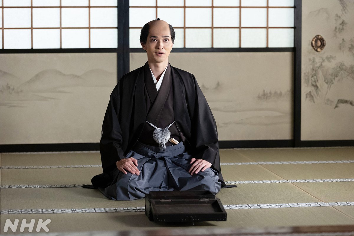 berabou_nhk's tweet image. ｢あぁ、そういえば、この仇討ち、奉行所にお届けはお出しに？｣
定信相手に策士な蔦重です😀千両箱の中にはぎっしり…💰

ドラマを見返す👇
web.nhk/tv/an/berabou/…

#大河べらぼう
#横浜流星 #井上祐貴