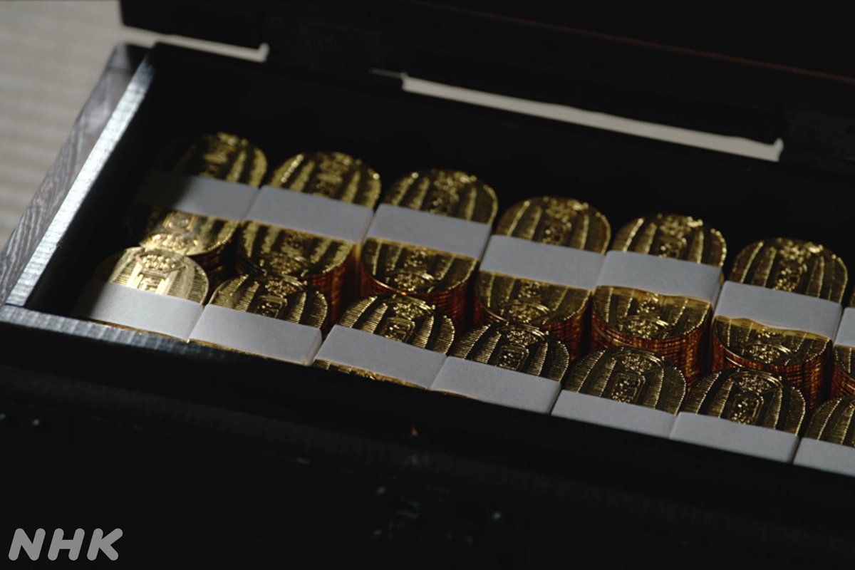 berabou_nhk's tweet image. ｢あぁ、そういえば、この仇討ち、奉行所にお届けはお出しに？｣
定信相手に策士な蔦重です😀千両箱の中にはぎっしり…💰

ドラマを見返す👇
web.nhk/tv/an/berabou/…

#大河べらぼう
#横浜流星 #井上祐貴