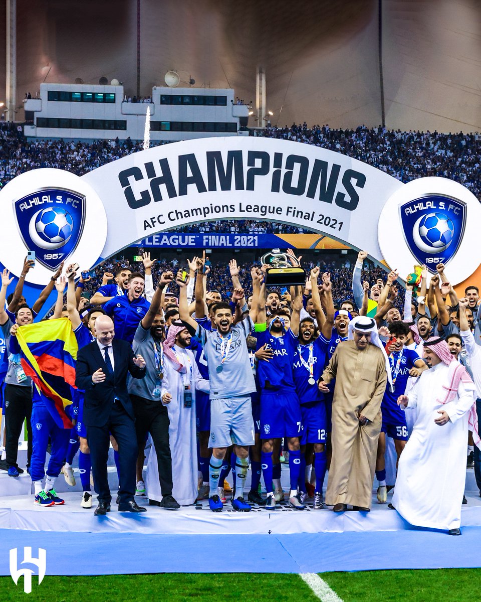 🗓️ في مثل هذا اليوم من عام 2021 حقّق #الهلال لقبه القارّي الثامن، والرابع على مستوى دوري أبطال آسيا؛ بعد تغلّبه على "بوهانغ ستيلرز" الكوري الجنوبي بهدفين مقابل لا شيء في المباراة النهائية 🏆