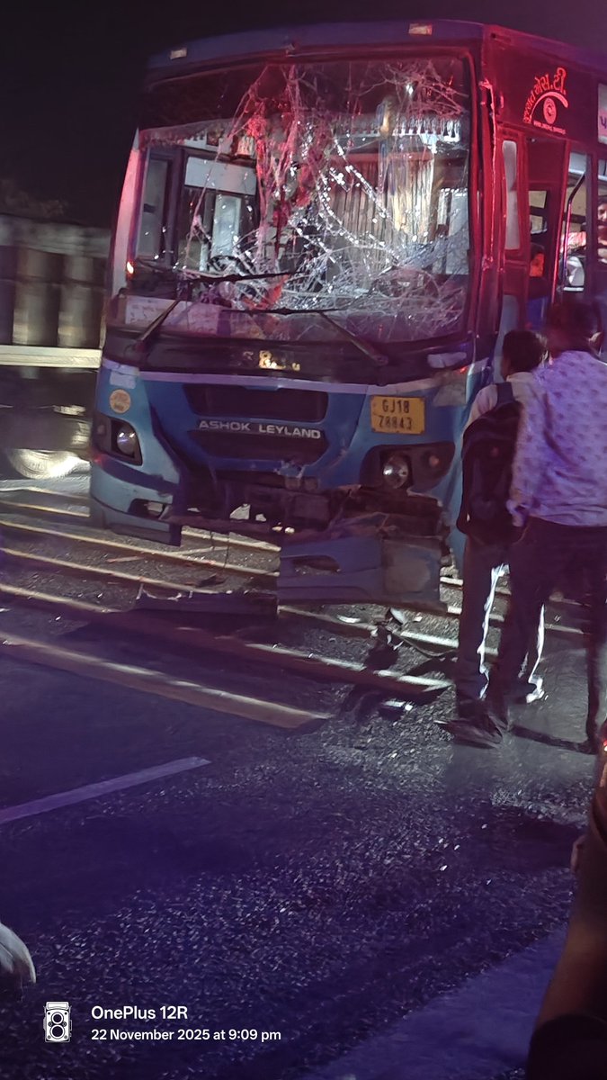 romitdave1992's tweet image. @OfficialGsrtc @Bhupendrapbjp,

I was traveling from Jetpur to Ahmedabad on dated 22th November,2025 and I&apos;ve done reservation ticket already but there is bus accident happened 😞 after rajkot far 24km but not got any help from anyone and more than 40 passengers was waiting there
