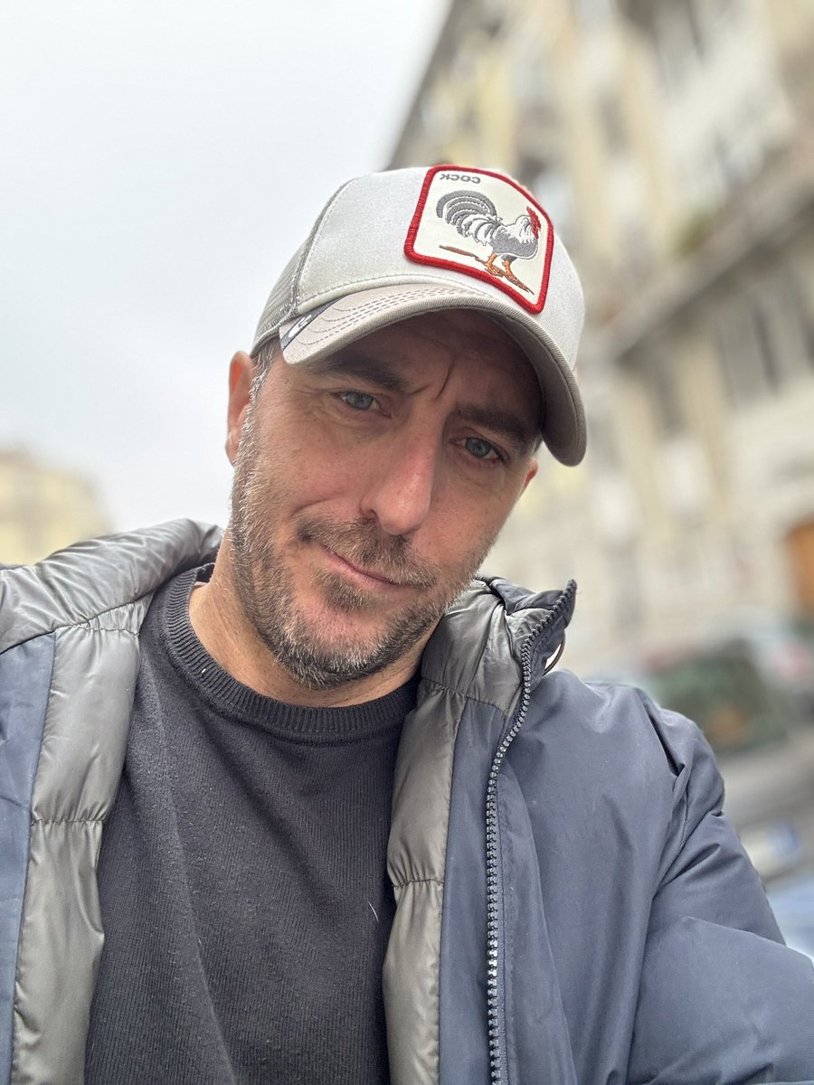 Ma che problemi avete a rubare le foto degli altri?

Senza parole.

#BuonaDomenica