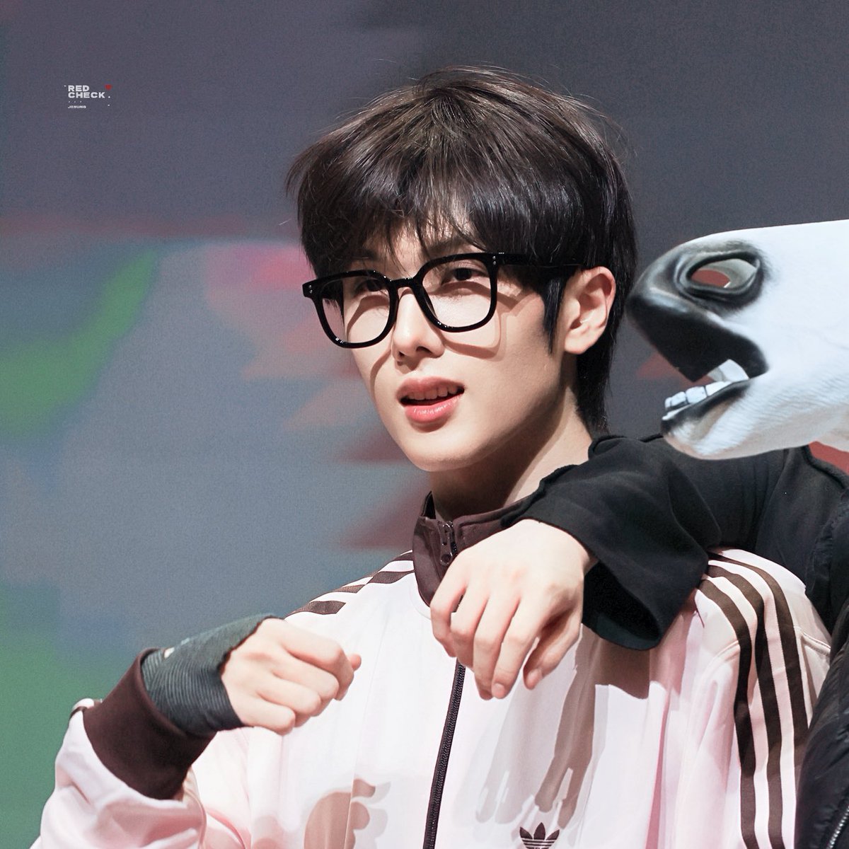 jiebokki's tweet image. hey umm so if love had a reset button i’d hit it just to fall for you again yk......