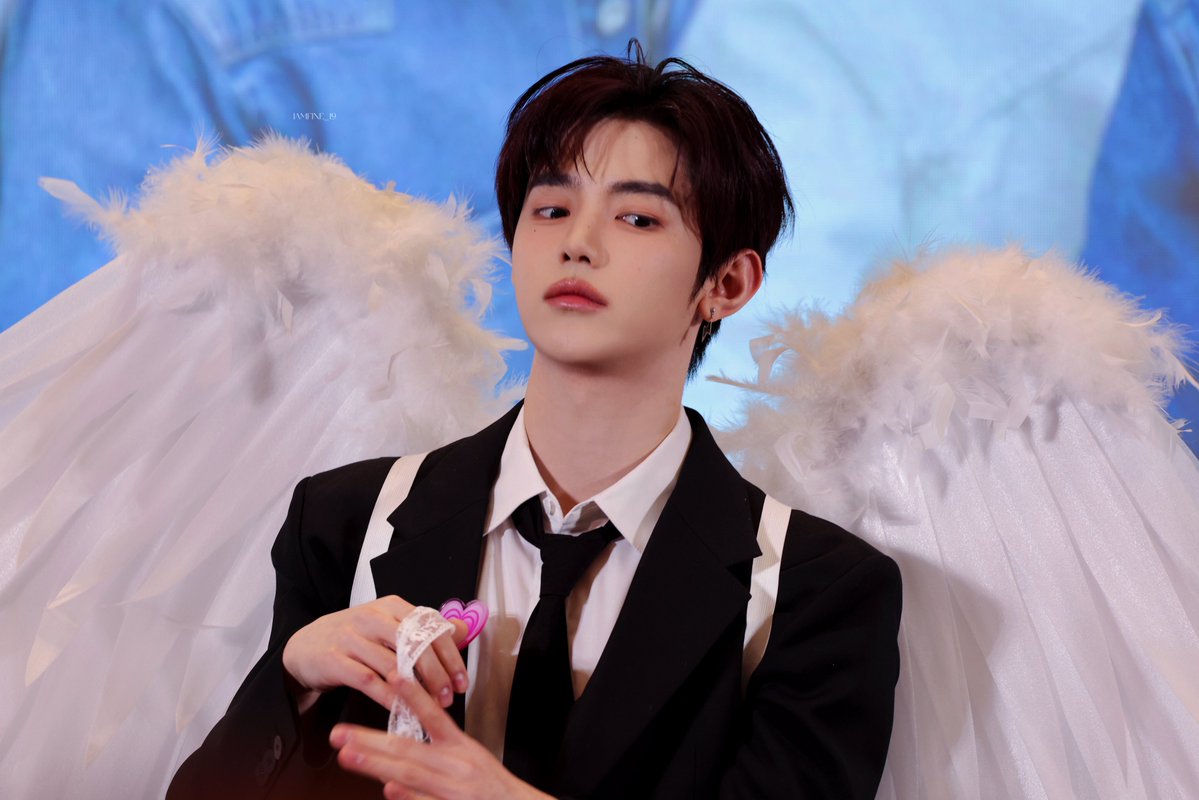 IAMFINE_19's tweet image. 🪽

【2025.11.23 yzy팬싸 in Shanghai】
#ZHANGHAO #장하오 #ジャンハオ #章昊
#ZEROBASEONE  #ZB1  #제로베이스원