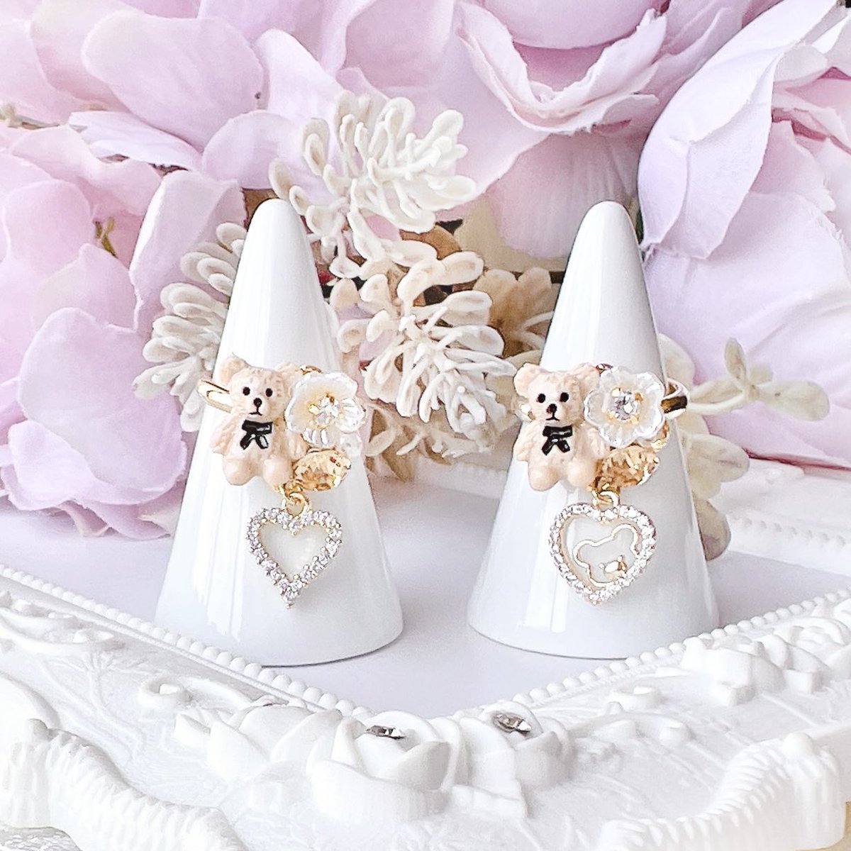 可愛い動物モチーフ♡
対面販売で人気のくまちゃんリング🧸💍
オンラインで販売開始します！
今回はくまちゃんが覗いてるハートも作りました✨
11/28 20:00よりminneで販売開始します✨
#minneのブラックフライデー

minne.com/items/44366920
