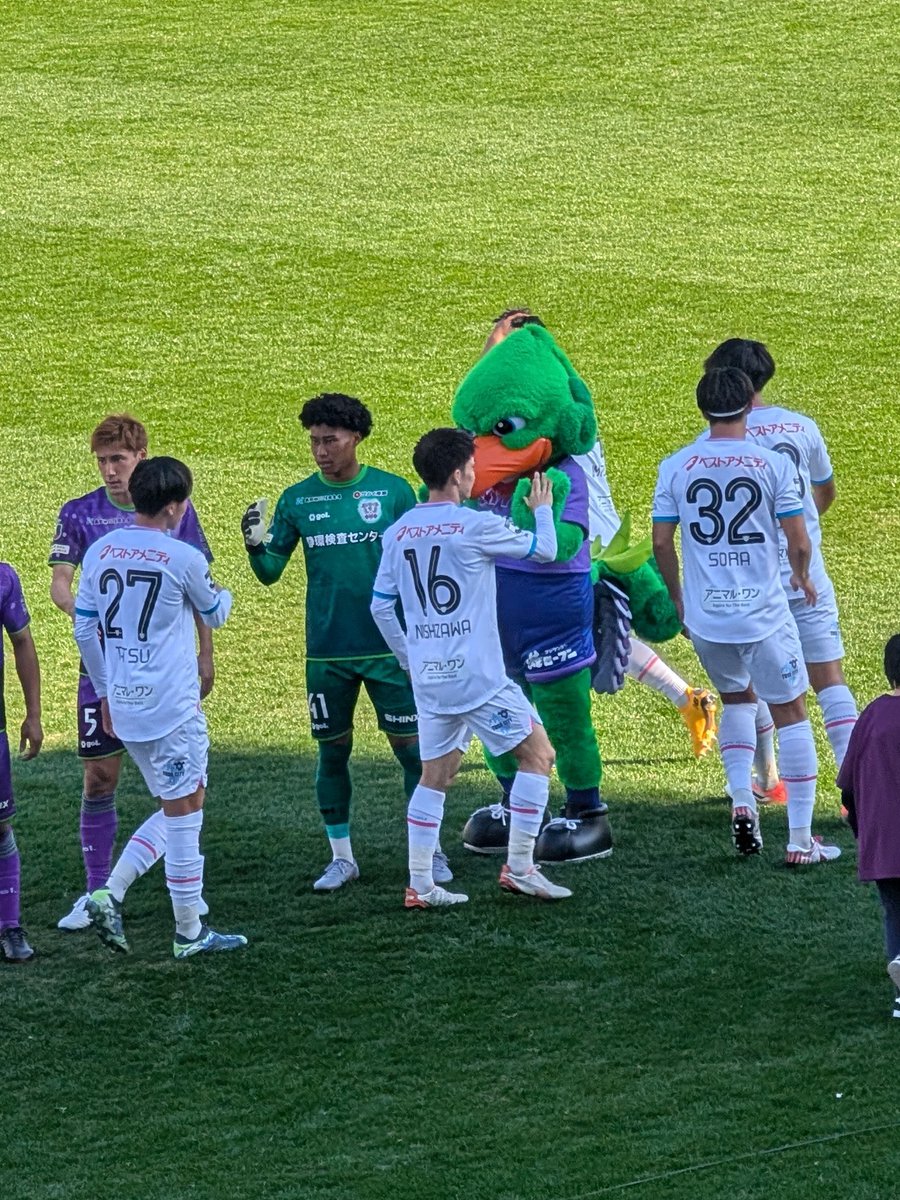 kachipulfam's tweet image. 1点か遠い…。
その1点。どこかで聞いた話。
1.5年。今度こそチームとしての覚悟を持てるのか。
僕らのケンチをJ1に連れてきて！🔥
#末っ子デビュー
#西澤健太