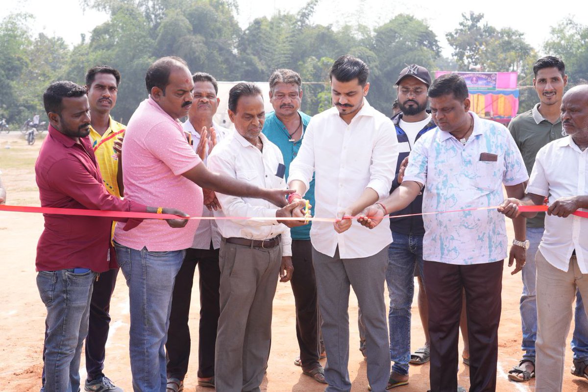 swainadityap's tweet image. Had an amazing weekend attending the 2nd Year Tennis tournament at MBCC playground, Brahmanbasta. It was a delightful experience to watch the incredible players in action.

Thank the organisers, Maa Baradei Cricket Club, for conducting such games that showcase strong…