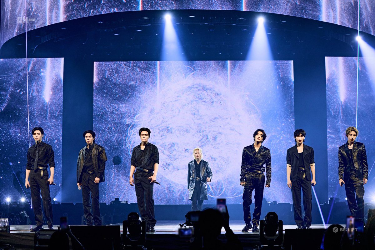 yjungwonm's tweet image. Look   into   the   light   and   you'll   find   us.   We   draw   our   power   from   your   cheers.   A   perfect   night   connecting   with   our   Engene.   Thank   you   for   the   memories!   💖