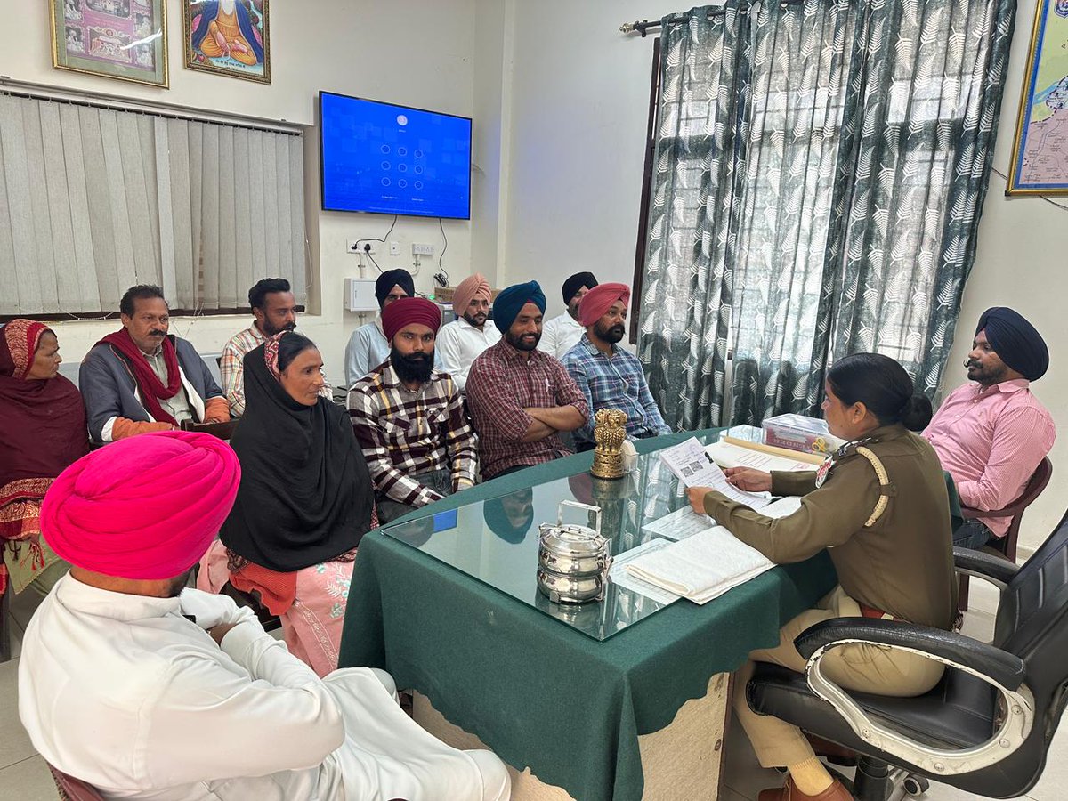 Ferozepurpolice's tweet image. 🚨 &quot;Swift Justice, Efficient Resolution&quot;
Samadhan Camps are being held at the Police Station level by SHO&apos;s to ensure prompt and effective resolution of public grievances across the district.

#SamadhanCamp #PP24X7 #CommittedToServe #FerozepurPolice