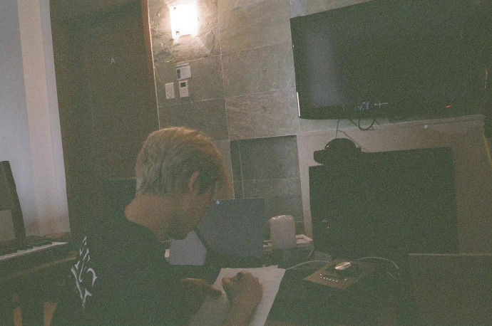 B_ID22's tweet photo. Gray📷

#hanbin #비아이