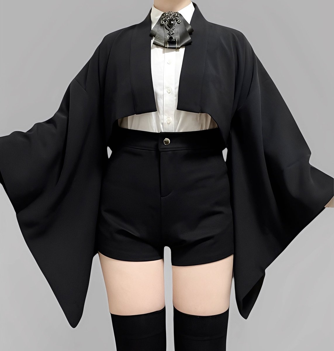 misamaru_kimono's tweet photo. ショート丈の羽織×ショートパンツ。
白シャツに首元のブローチを合わせた和洋折衷スタイルがシックでかっこいい！ https://t.co/7PXoq2n1Ty