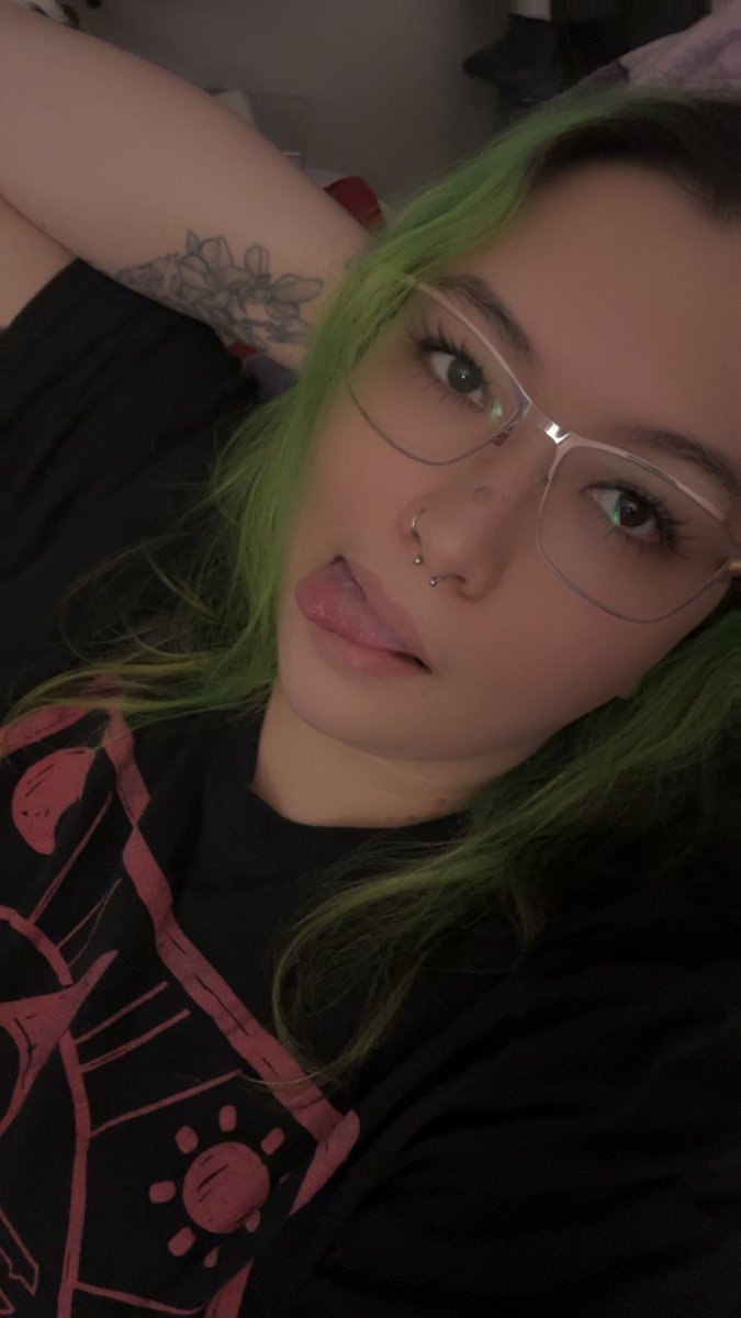 aww guess i’m not a real vtuber yall i posted my face again 😭 /s