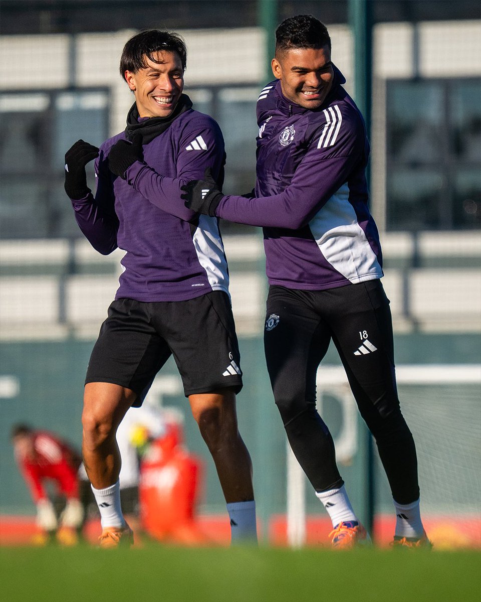 ManUtd's tweet image. All smiles 🙌