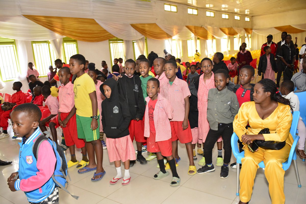 RKWF_federation's tweet photo. Umushinga imbarutso wo guteza imbere umukino wa Kung-Fu Wushu mu Rwanda unyuze mu mashuri mato na yisumbuye watangirijwe muri Wisdom school I Musanze ukaba uzakomereza no bindi nice byigihugu.@ChinaEmbinRW @NgarambeRwego @nmukazayire @WisdomSchoolsRw @RwandaOlympic https://t.co/xff9RnrHu6